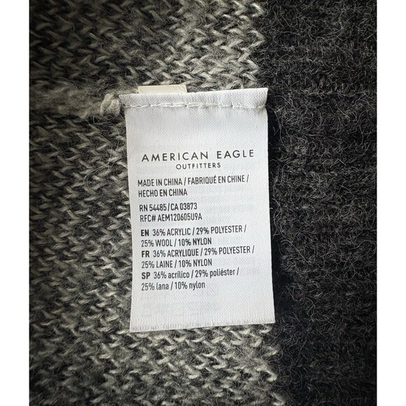 American Eagle Gray & White Buffalo Plaid Knit Cardigan Sweater Size Large - Picture 9 of 9